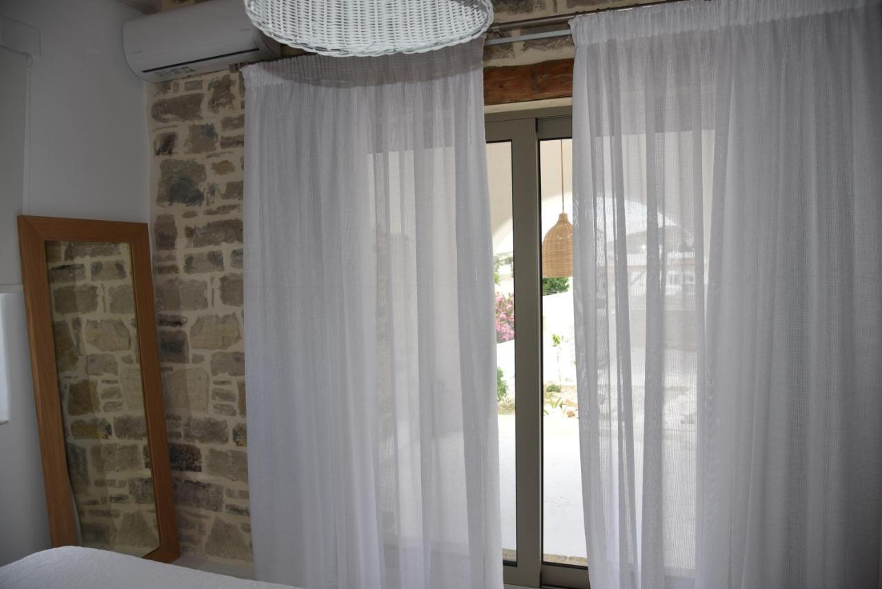 Laini Luxury Suites Pombia Ngoại thất bức ảnh